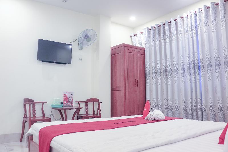 Reddoorz Plus @ Dong Den Street Cidade de Ho Chi Minh Exterior foto