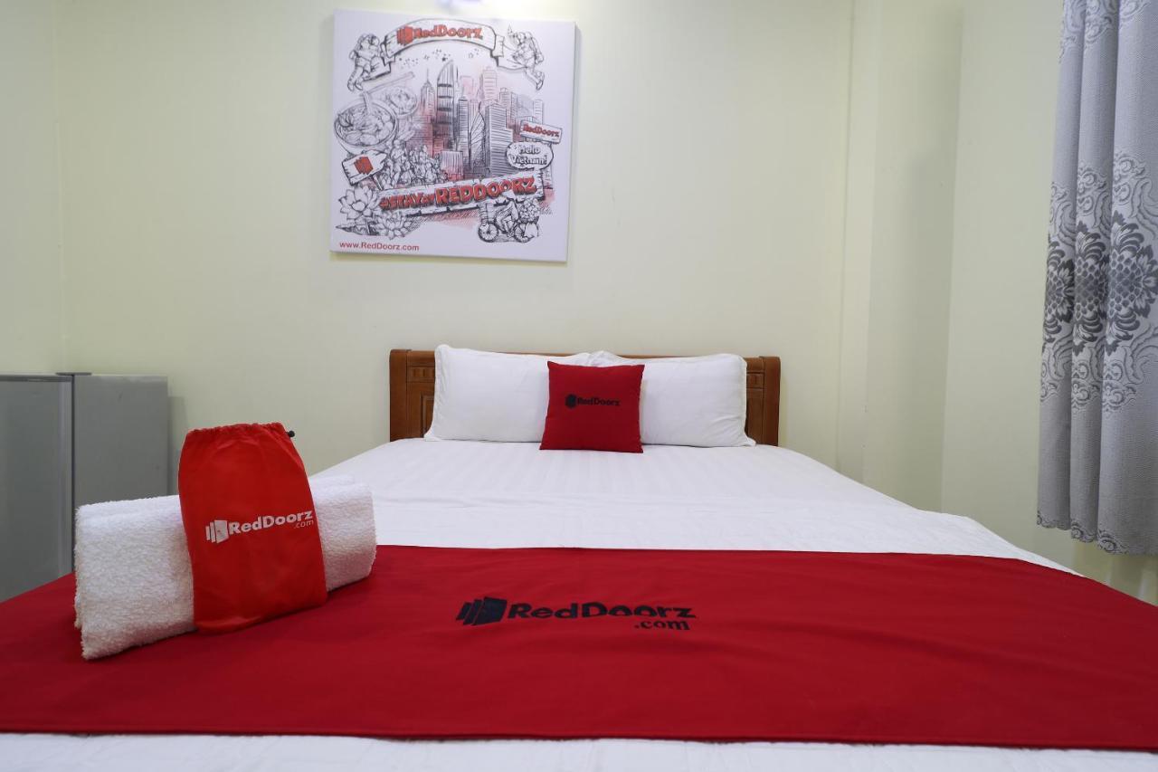 Reddoorz Plus @ Dong Den Street Cidade de Ho Chi Minh Exterior foto