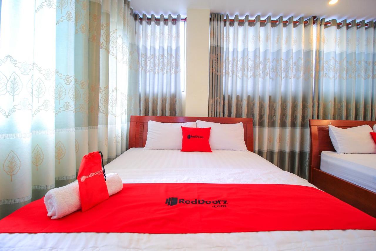 Reddoorz Plus @ Dong Den Street Cidade de Ho Chi Minh Exterior foto