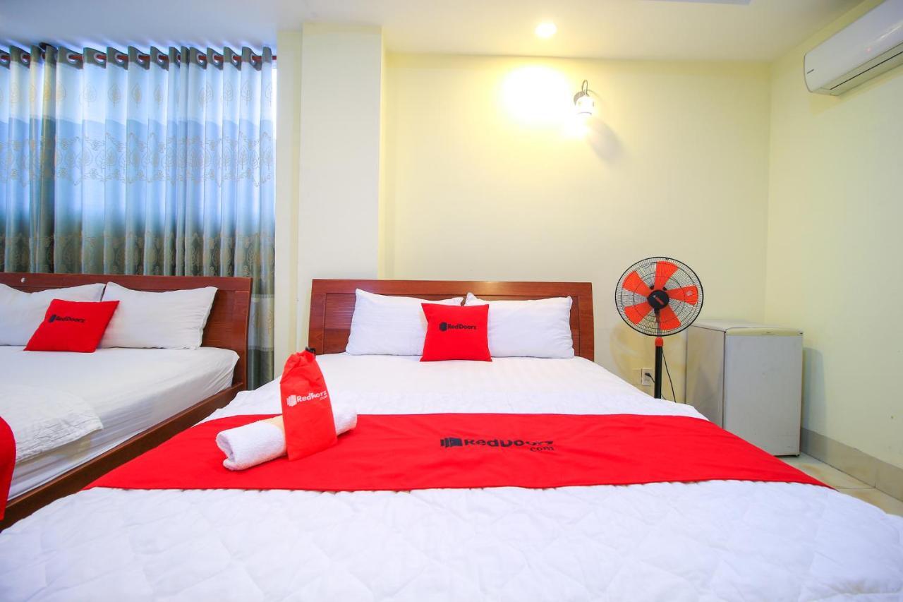 Reddoorz Plus @ Dong Den Street Cidade de Ho Chi Minh Exterior foto