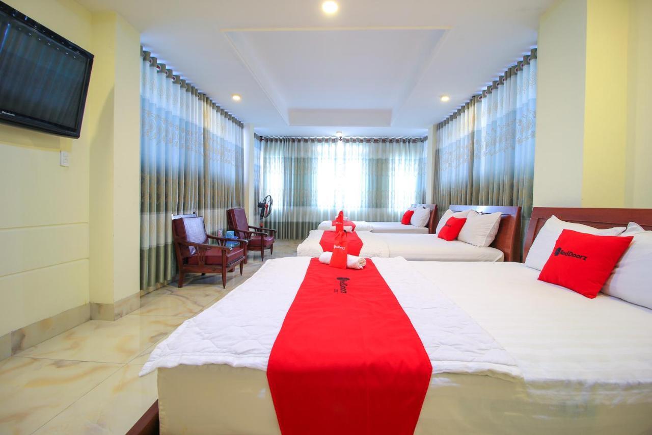 Reddoorz Plus @ Dong Den Street Cidade de Ho Chi Minh Exterior foto