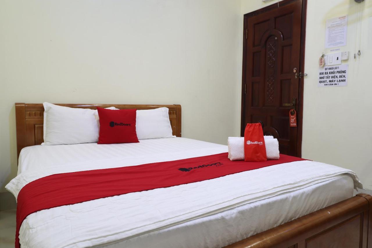 Reddoorz Plus @ Dong Den Street Cidade de Ho Chi Minh Exterior foto