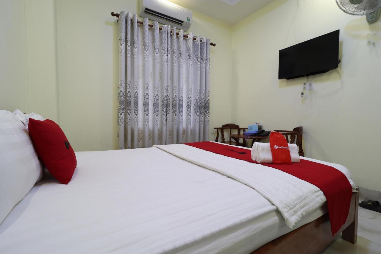 Reddoorz Plus @ Dong Den Street Cidade de Ho Chi Minh Exterior foto