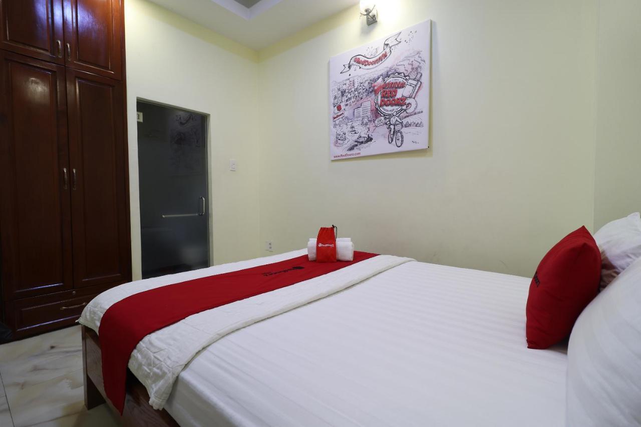 Reddoorz Plus @ Dong Den Street Cidade de Ho Chi Minh Exterior foto