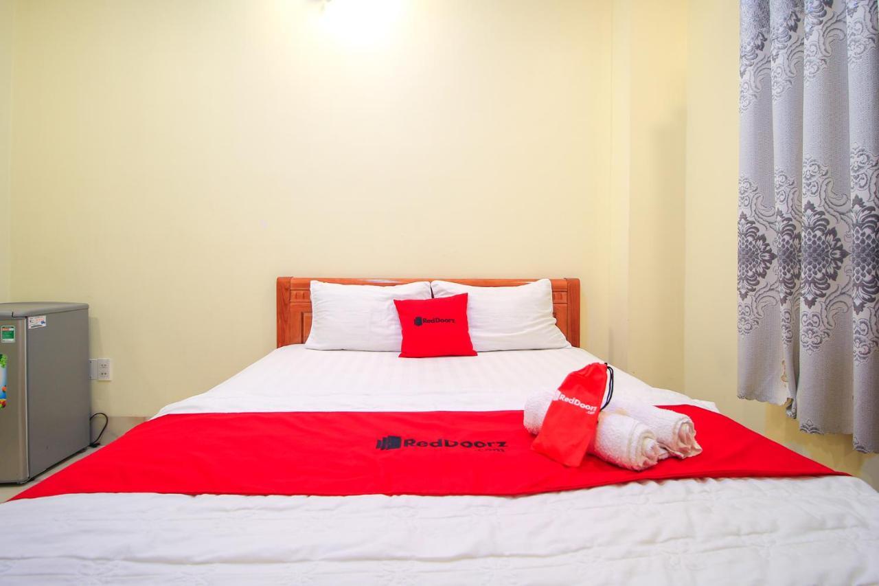 Reddoorz Plus @ Dong Den Street Cidade de Ho Chi Minh Exterior foto