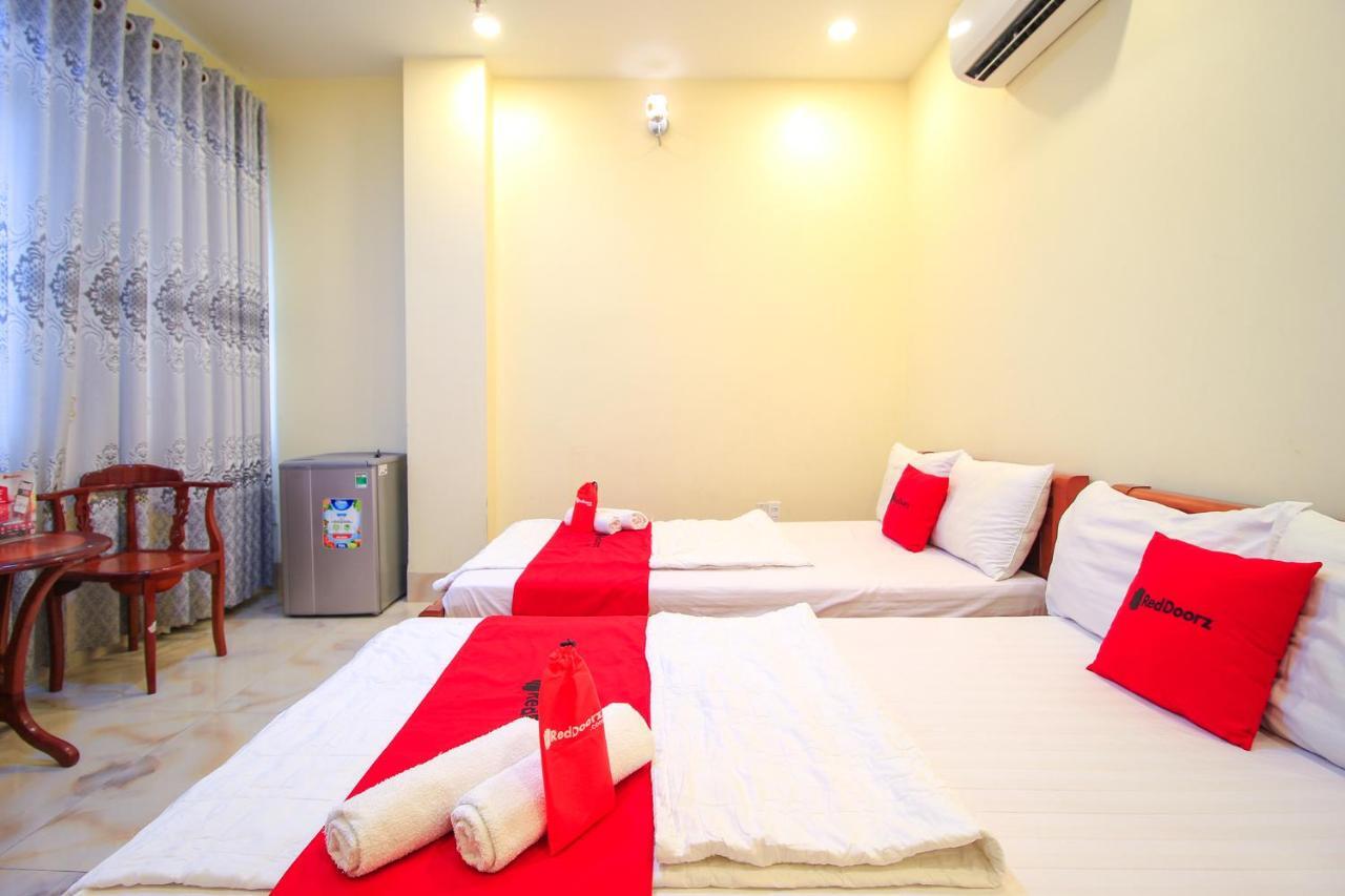Reddoorz Plus @ Dong Den Street Cidade de Ho Chi Minh Exterior foto