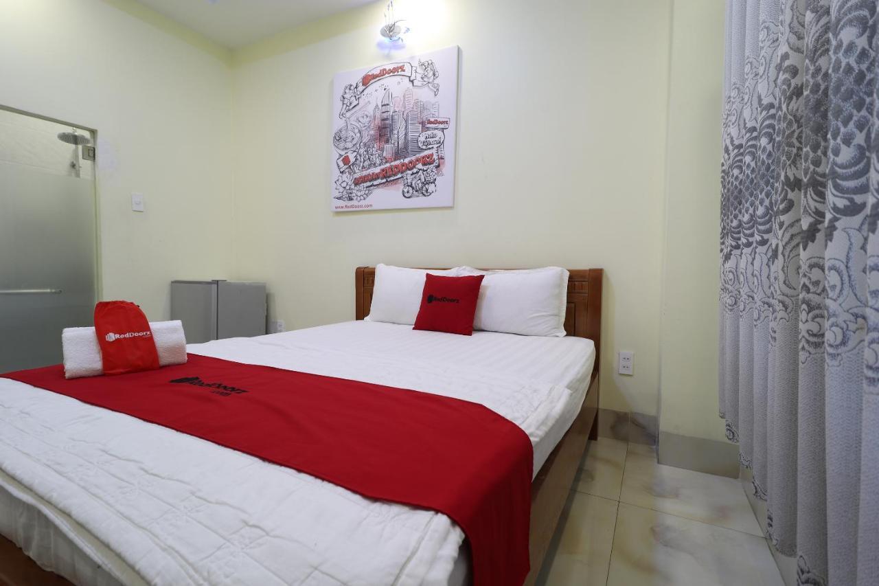 Reddoorz Plus @ Dong Den Street Cidade de Ho Chi Minh Exterior foto